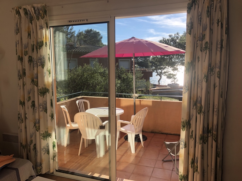 APPARTEMENT AVEC TERRASSE VUE MER